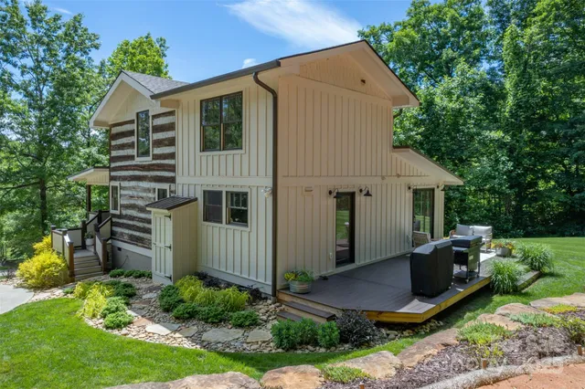 $450,000 | 54 Holland Drive, Columbus, NC 28722