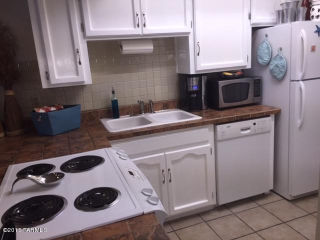 1200 East River Road, Unit J118 Tucson, AZ 85718 - Photo 5 of 21