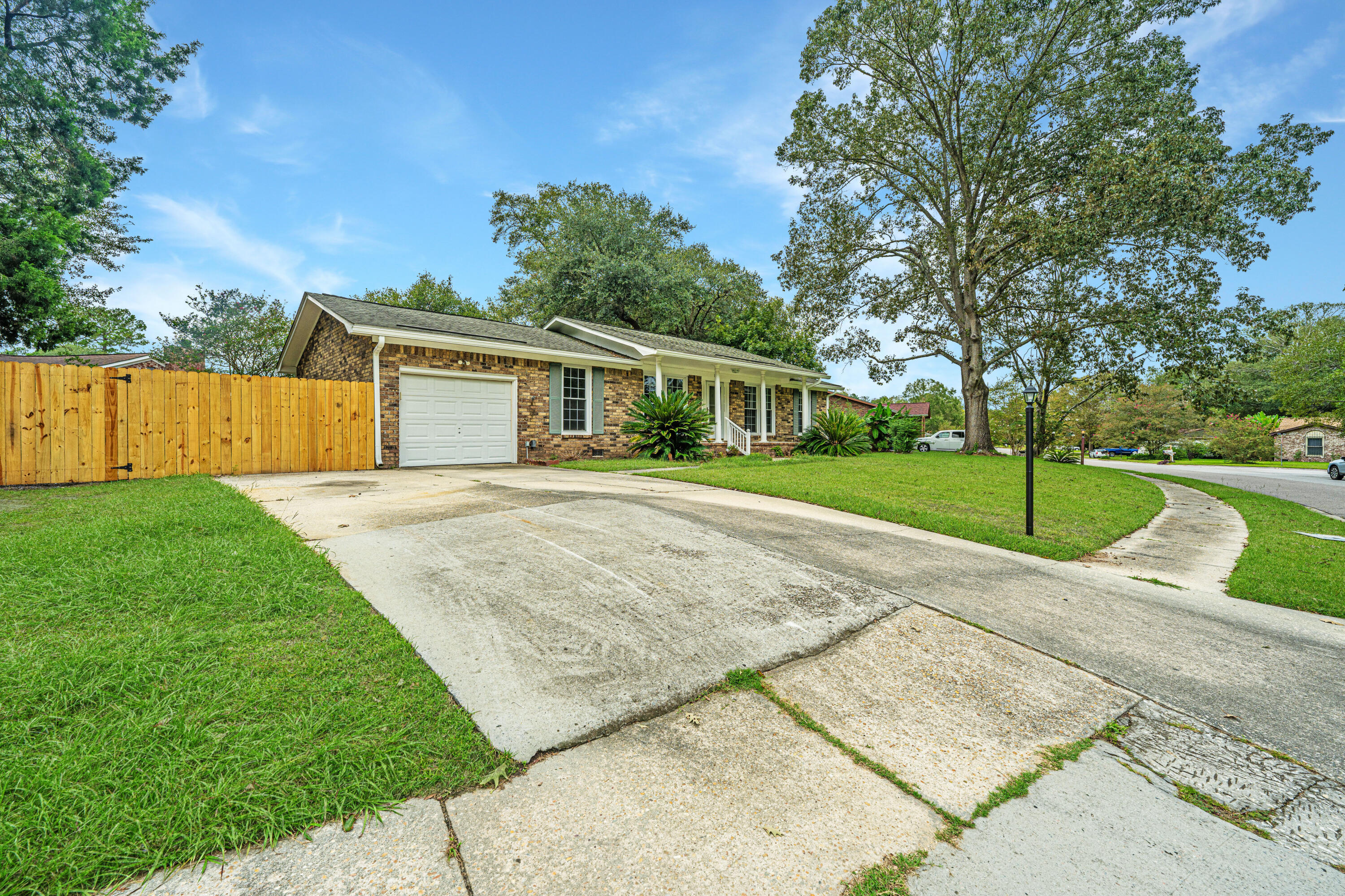 112 Tall Pines Road Ladson, SC 29456 - Photo 5 of 46 112TallPinesRd004
