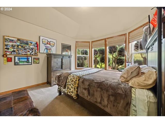 $1,870,000 | 19710 Southeast Semple Road, Damascus, OR 97089