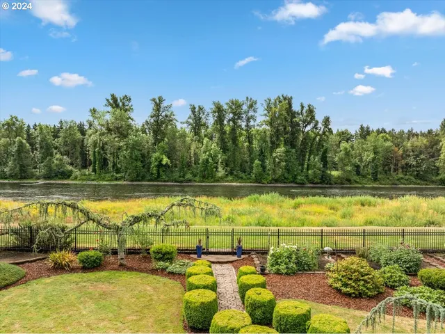 $1,870,000 | 19710 Southeast Semple Road, Damascus, OR 97089