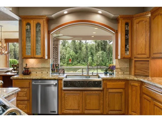 $1,870,000 | 19710 Southeast Semple Road, Damascus, OR 97089