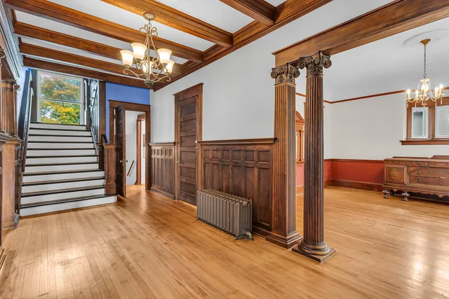 $349,900 | 1512 West Washington Avenue, Jackson, MI 49203