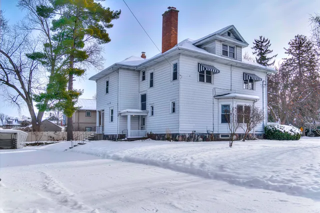 $349,900 | 1512 West Washington Avenue, Jackson, MI 49203