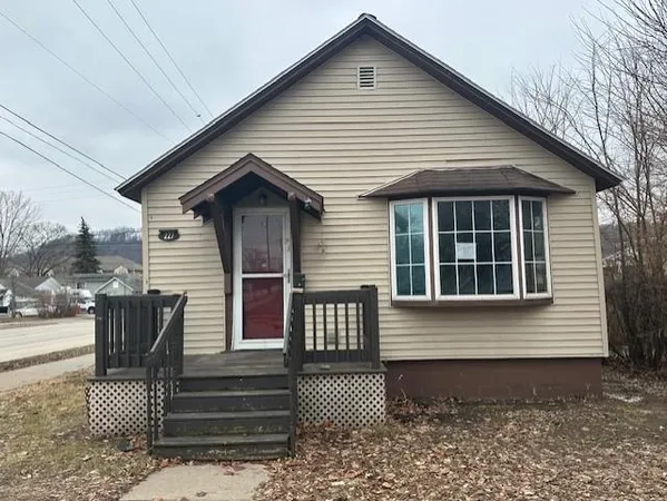 $79,900 | 227 East 10th Street, Winona, MN 55987