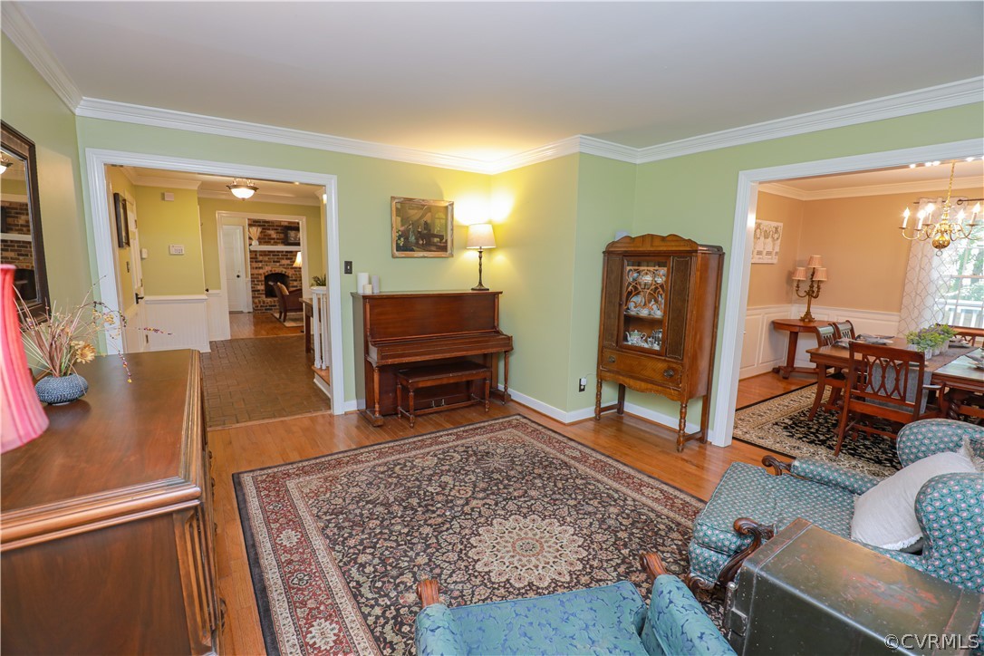 13619 Winterberry Ridge Midlothian, VA 23112 - Photo 18 of 48 a living room with furniture and a rug