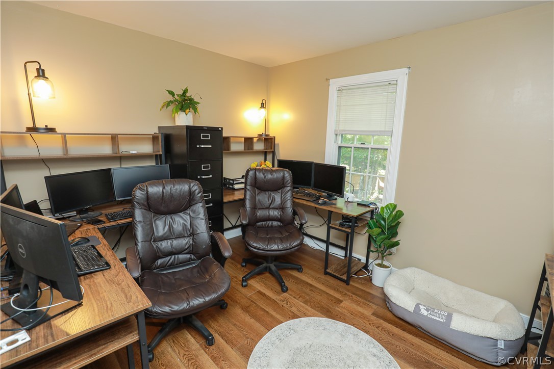 13619 Winterberry Ridge Midlothian, VA 23112 - Photo 32 of 48 a living room with furniture and wooden floor