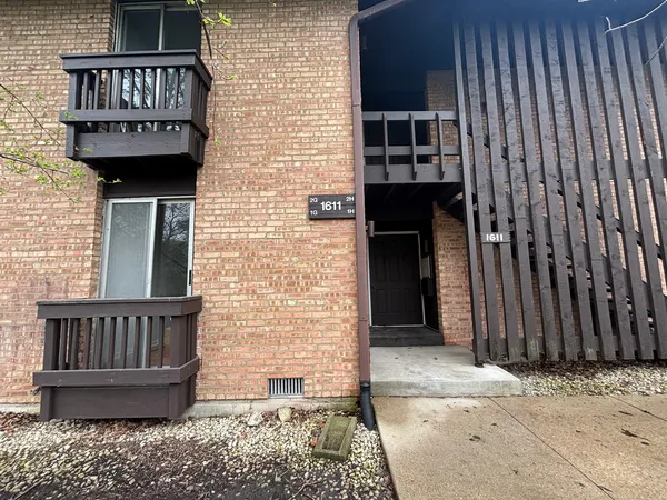 $249,900 | 1611 Maple Terrace, Unit 1131G, Lisle, IL 60532