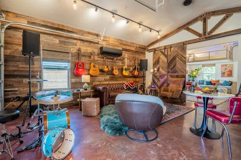 $2,150 | 5200 St Georges Green, Austin, TX 78745