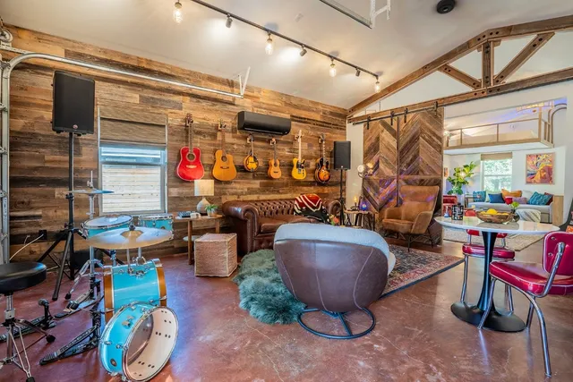 $2,400 | 5200 St Georges Green, Austin, TX 78745