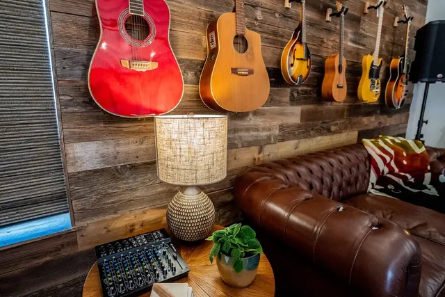 $2,150 | 5200 St Georges Green, Austin, TX 78745