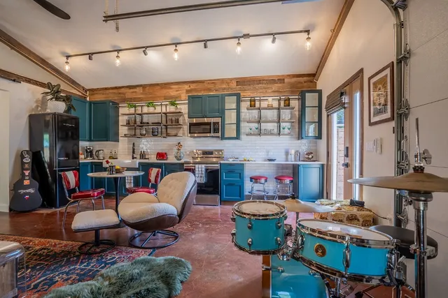 $2,150 | 5200 St Georges Green, Austin, TX 78745