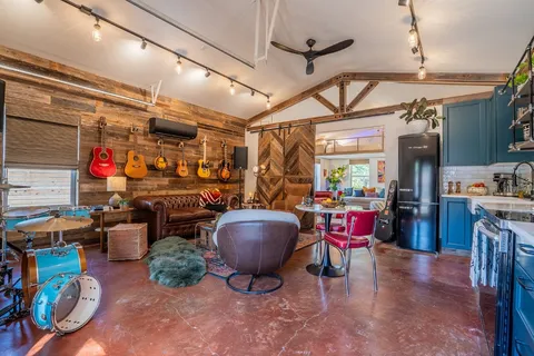 $2,150 | 5200 St Georges Green, Austin, TX 78745