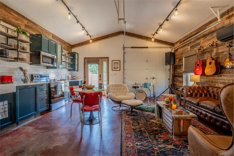 $2,150 | 5200 St Georges Green, Austin, TX 78745