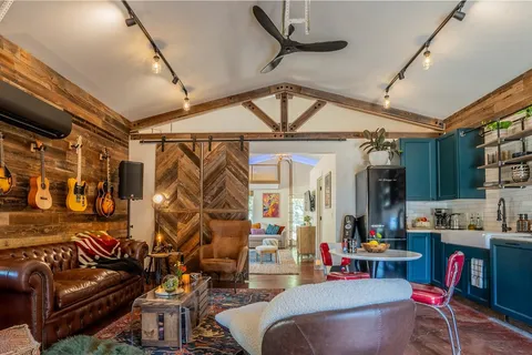 $2,150 | 5200 St Georges Green, Austin, TX 78745