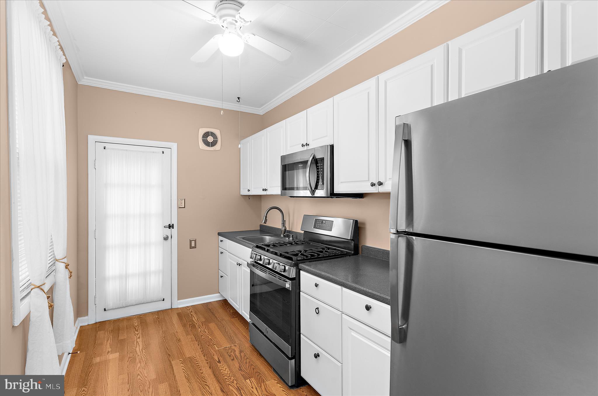 40 Hampton Road Linthicum Heights, MD 21090 - Photo 10 of 44