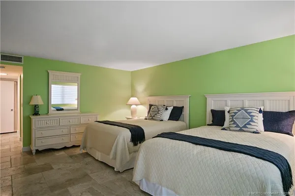 $500,000 | 1555 Northeast Ocean Boulevard, Unit 103, Jensen Beach, FL 34957