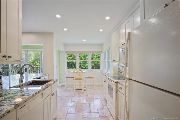 $500,000 | 1555 Northeast Ocean Boulevard, Unit 103, Jensen Beach, FL 34957