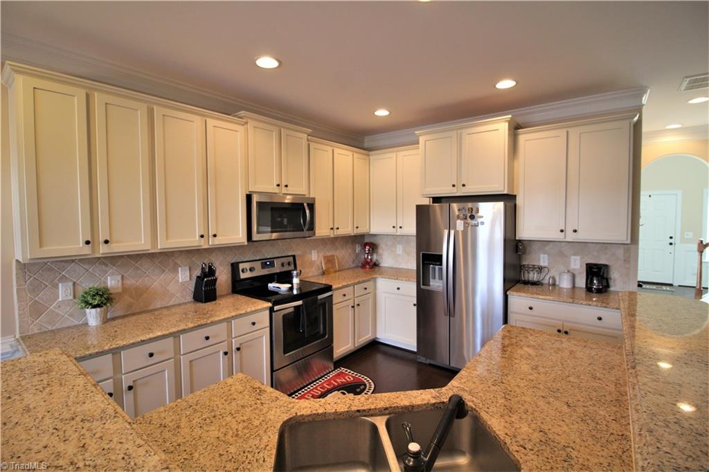 655 Nikyle Circle High Point, NC 27265 - Photo 10 of 26 Gallery Image 10