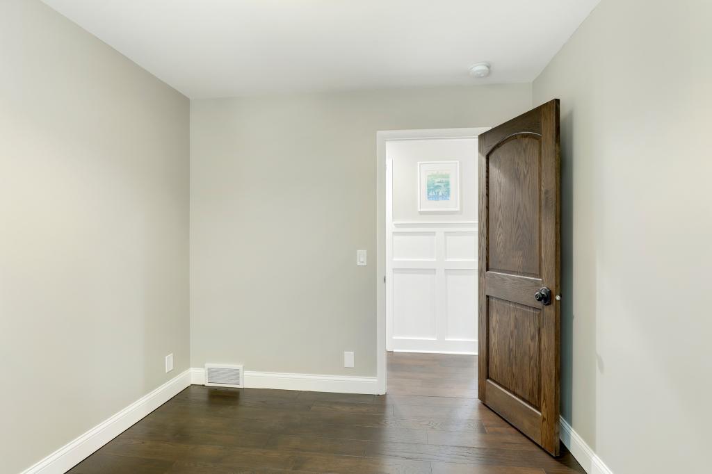 10648 Rich Road Bloomington, MN 55437 - Photo 16 of 36