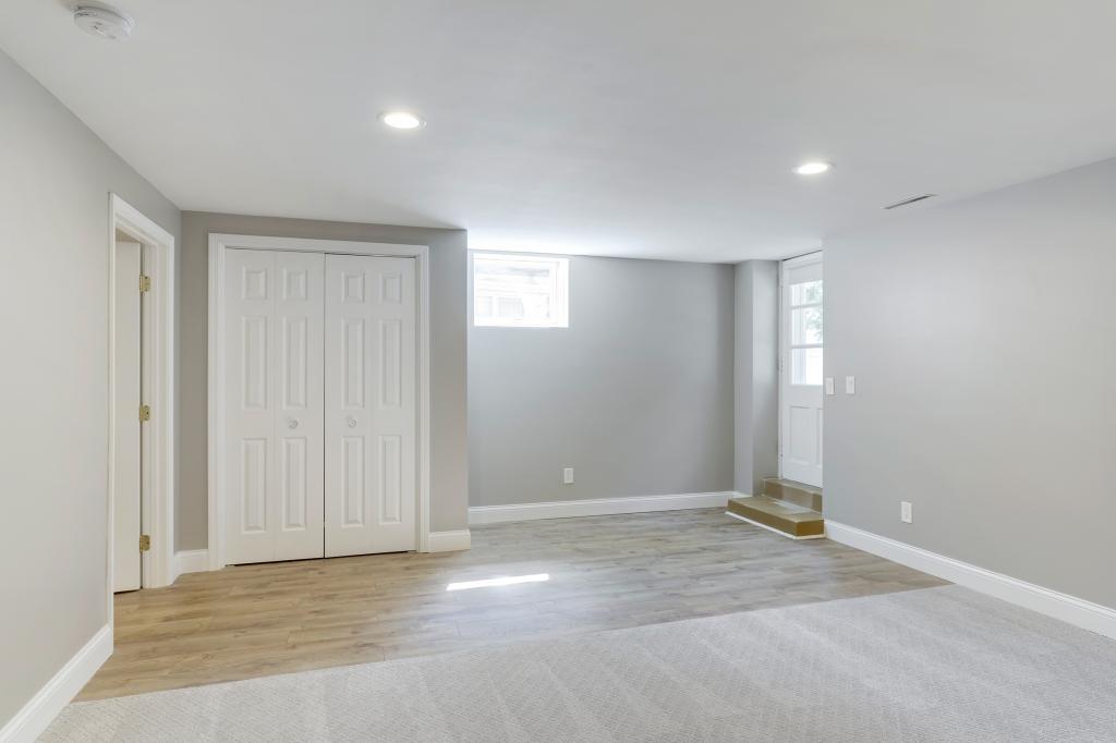 10648 Rich Road Bloomington, MN 55437 - Photo 27 of 36