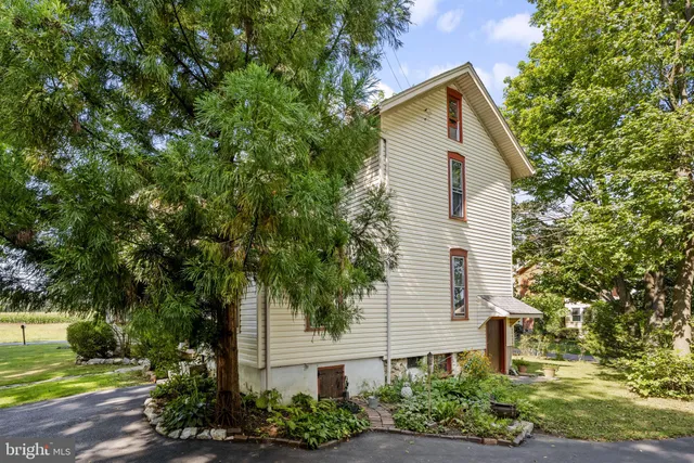 $424,800 | 781 Newport Avenue, Gap, PA 17527