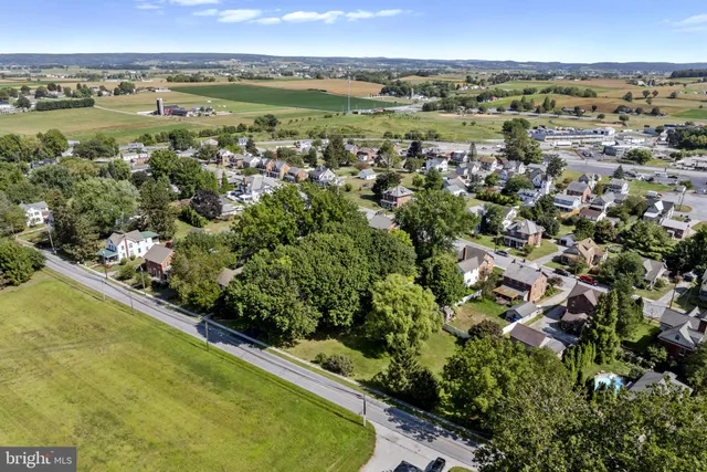 $424,800 | 781 Newport Avenue, Gap, PA 17527