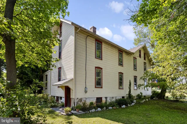 $424,800 | 781 Newport Avenue, Gap, PA 17527