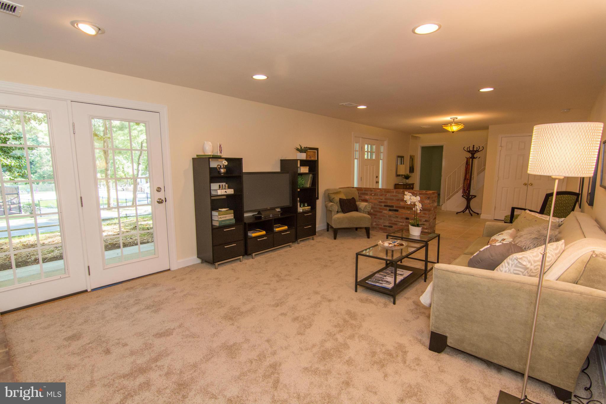 44 Chautaugua Road Arnold, MD 21012 - Photo 14 of 26 Family Room