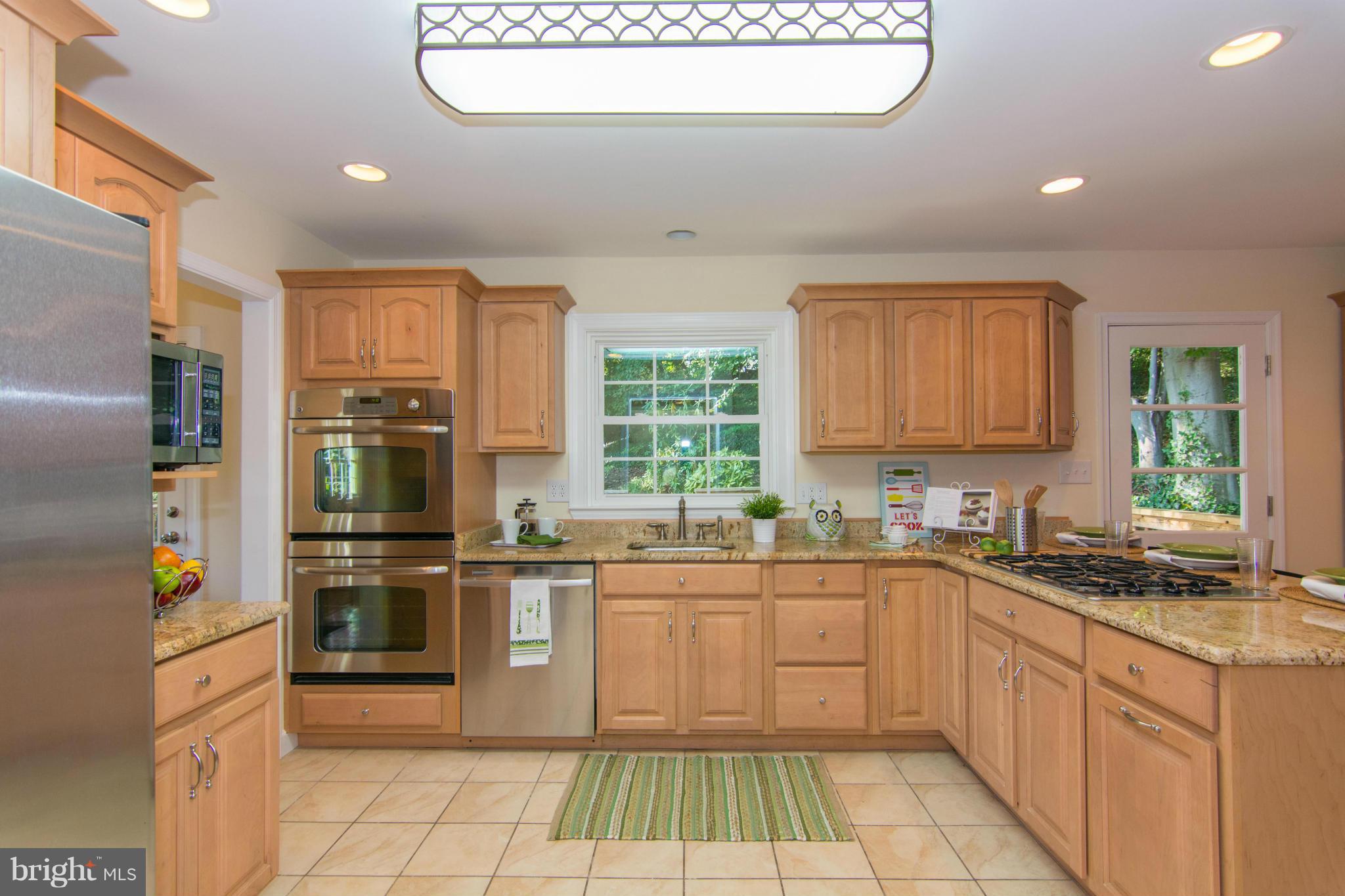 44 Chautaugua Road Arnold, MD 21012 - Photo 3 of 26 Kitchen