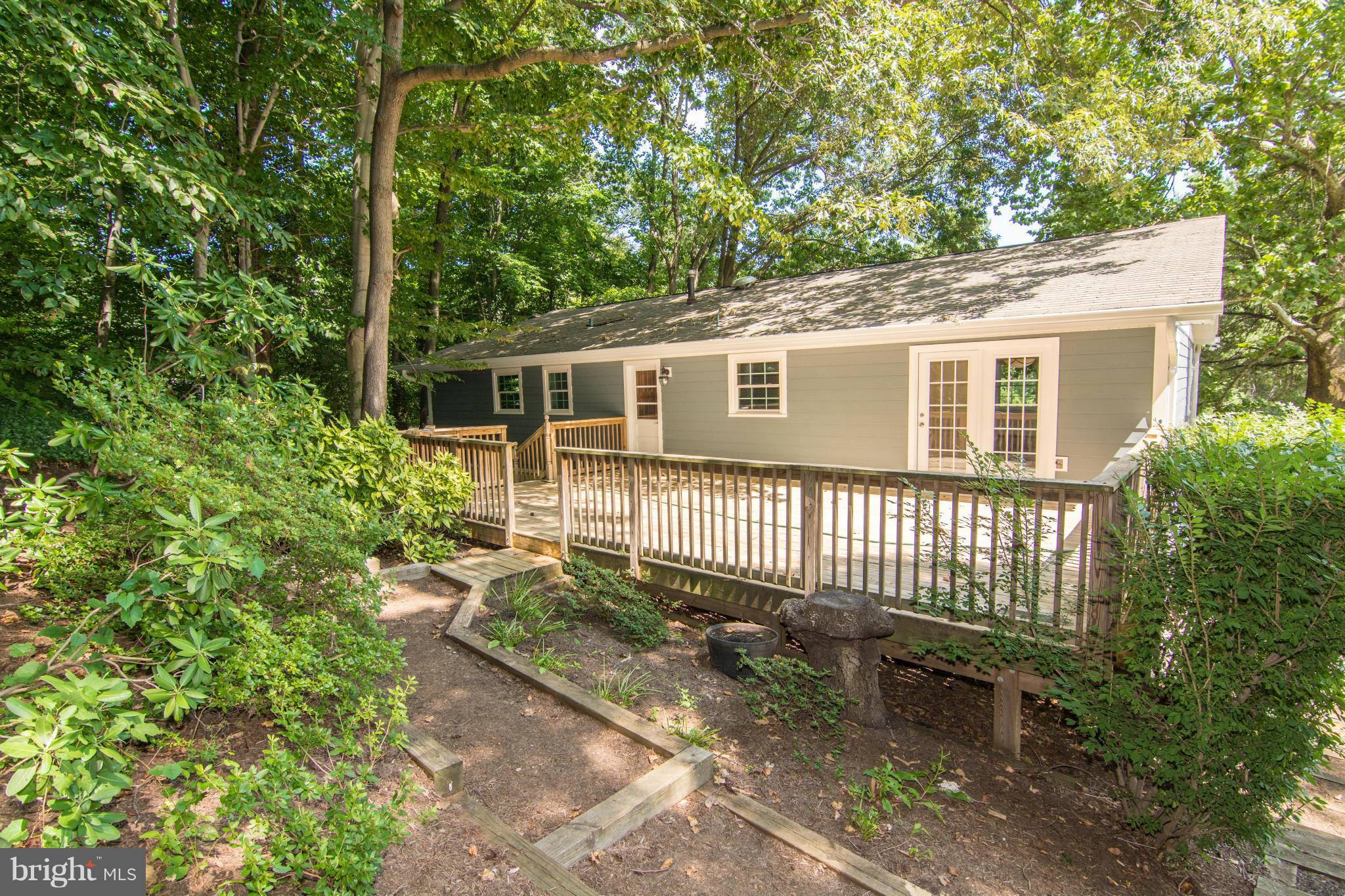 44 Chautaugua Road Arnold, MD 21012 - Photo 25 of 26 Exterior (Rear)