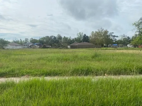 $32,500 | 2605 Reunion Drive, Violet, LA 70092
