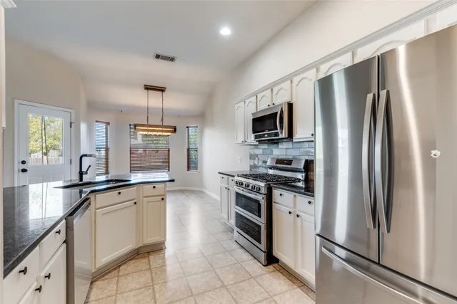 $1,925 | 107 Cassandra Drive, Hutto, TX 78634