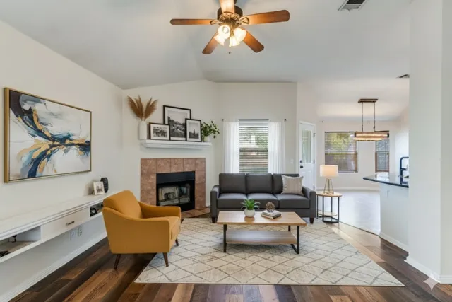 $1,925 | 107 Cassandra Drive, Hutto, TX 78634