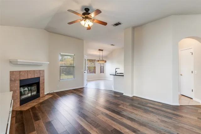 $1,925 | 107 Cassandra Drive, Hutto, TX 78634