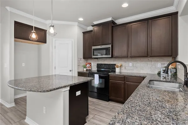 $299,900 | 1032 Pasadena Street, Portland, TX 78374