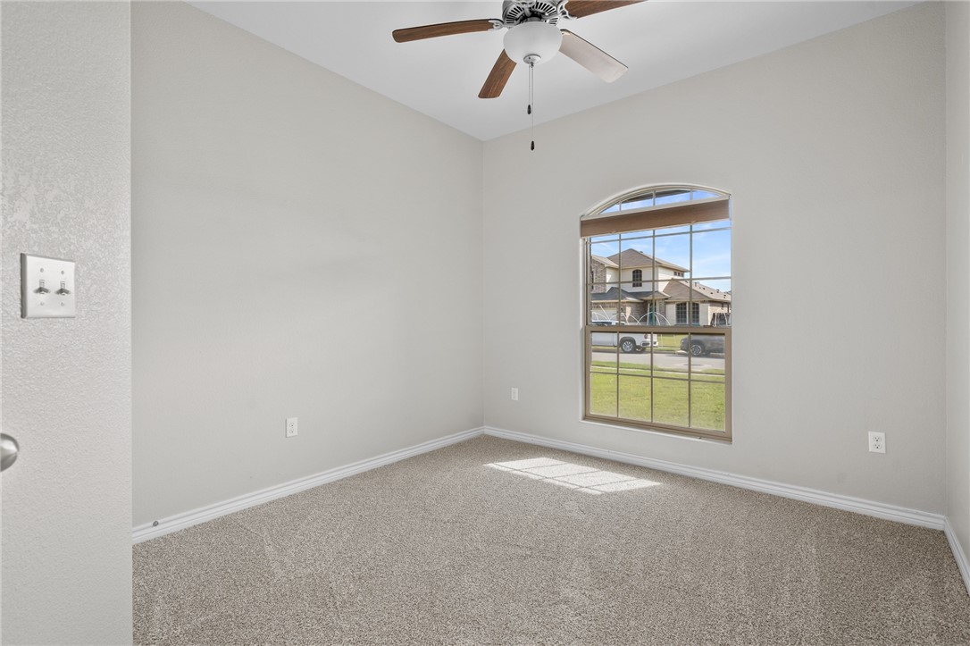 1032 Pasadena Street Portland, TX 78374 - Photo 5 of 32