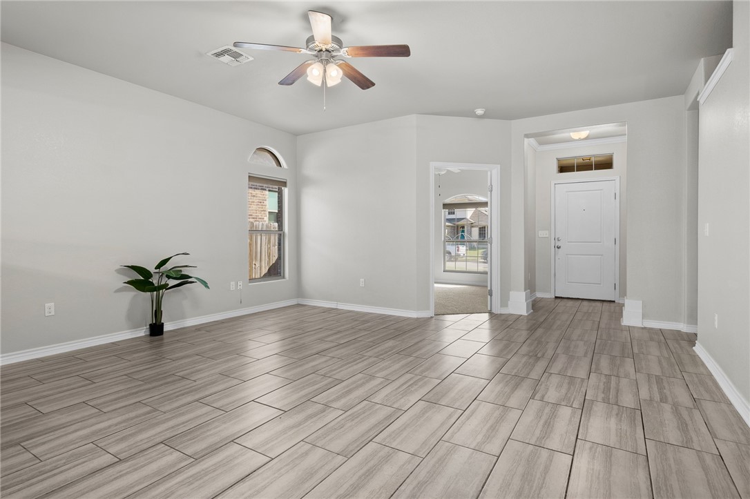 1032 Pasadena Street Portland, TX 78374 - Photo 9 of 32