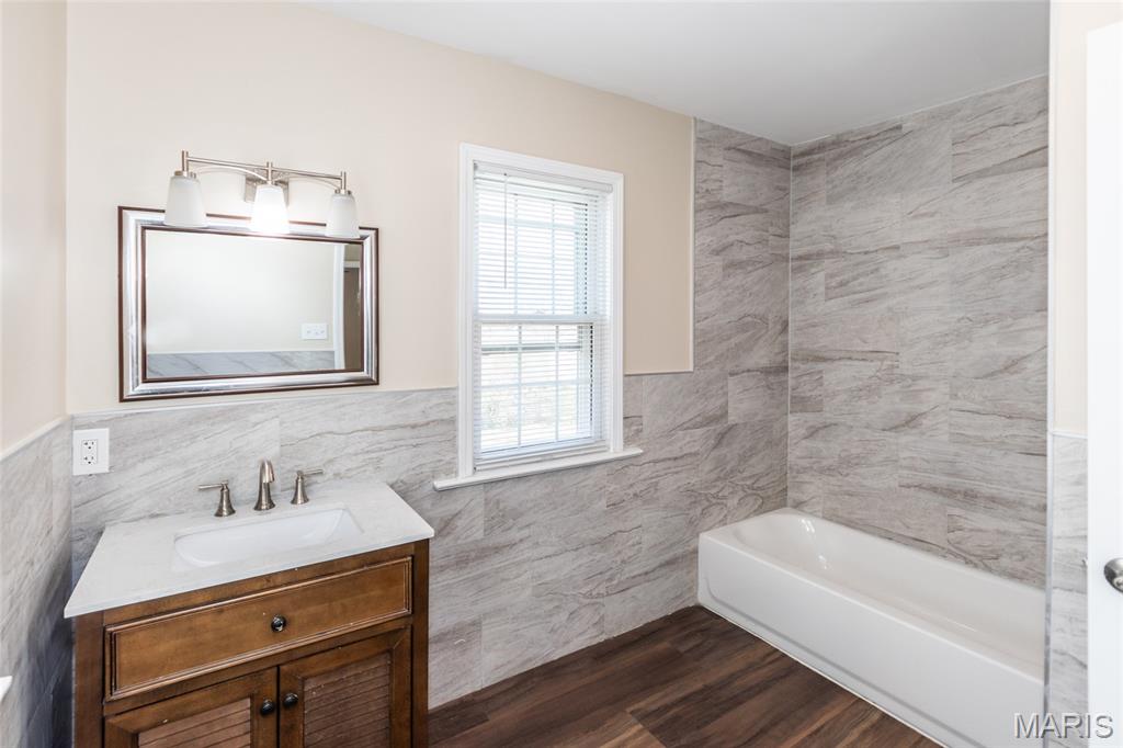 6019 Jackson Avenue Berkeley, MO 63134 - Photo 12 of 18