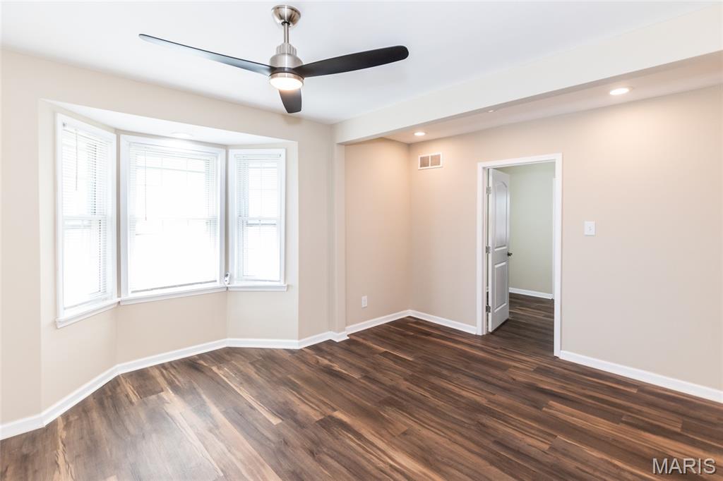 6019 Jackson Avenue Berkeley, MO 63134 - Photo 2 of 18