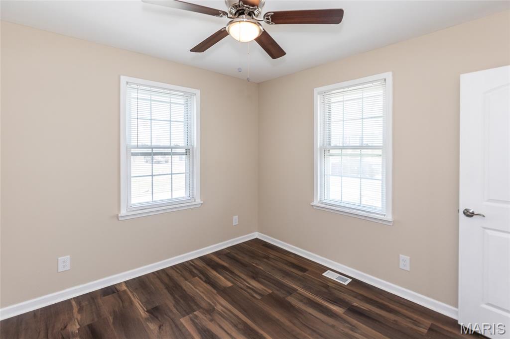 6019 Jackson Avenue Berkeley, MO 63134 - Photo 9 of 18