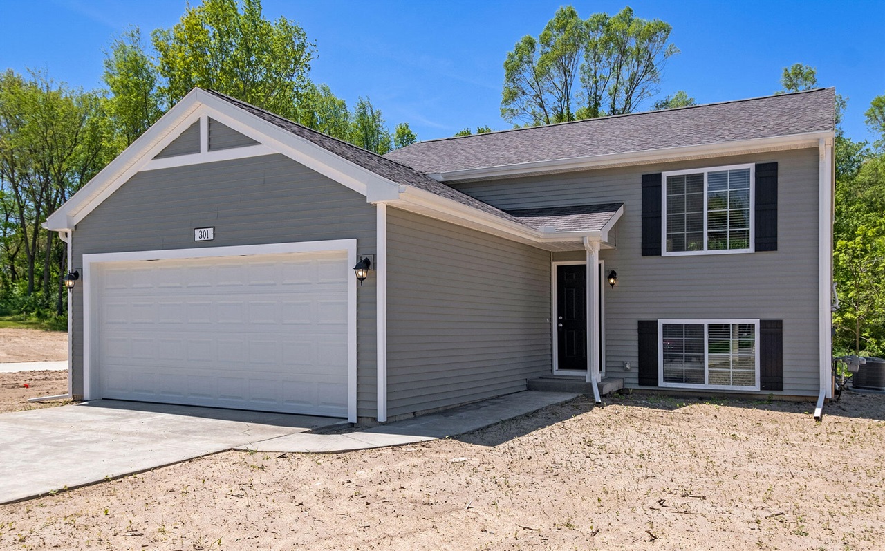 71348 Embassy Road Edwardsburg, MI 49112 - Photo 1 of 34 Gallery Image 1
