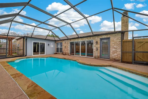 $2,800 | 2130 Round Lake Drive, Houston, TX 77077