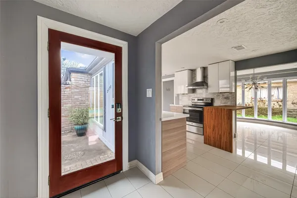 $2,800 | 2130 Round Lake Drive, Houston, TX 77077