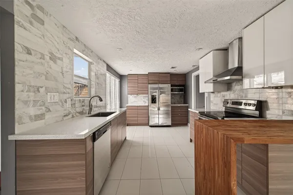 $2,800 | 2130 Round Lake Drive, Houston, TX 77077