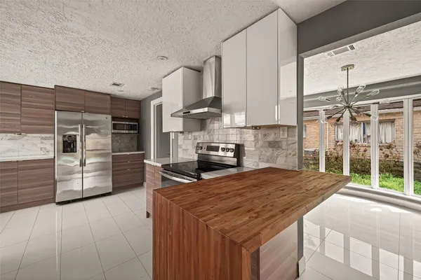 $2,800 | 2130 Round Lake Drive, Houston, TX 77077