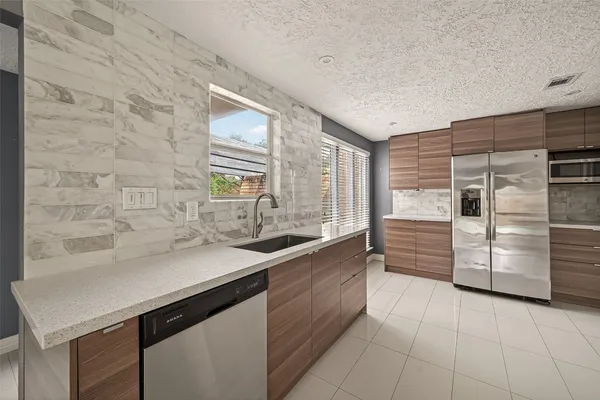 $2,800 | 2130 Round Lake Drive, Houston, TX 77077