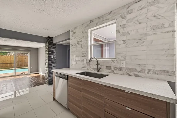 $2,800 | 2130 Round Lake Drive, Houston, TX 77077