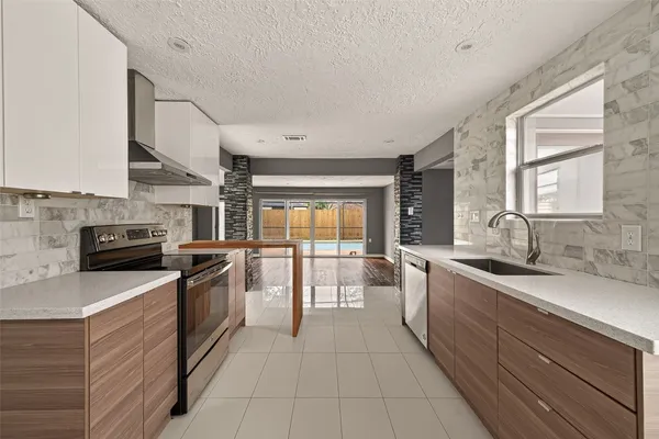 $2,800 | 2130 Round Lake Drive, Houston, TX 77077