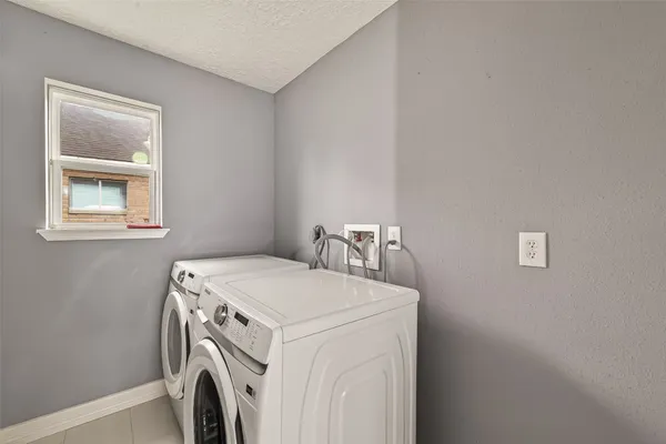 $2,700 | 2130 Round Lake Drive, Houston, TX 77077